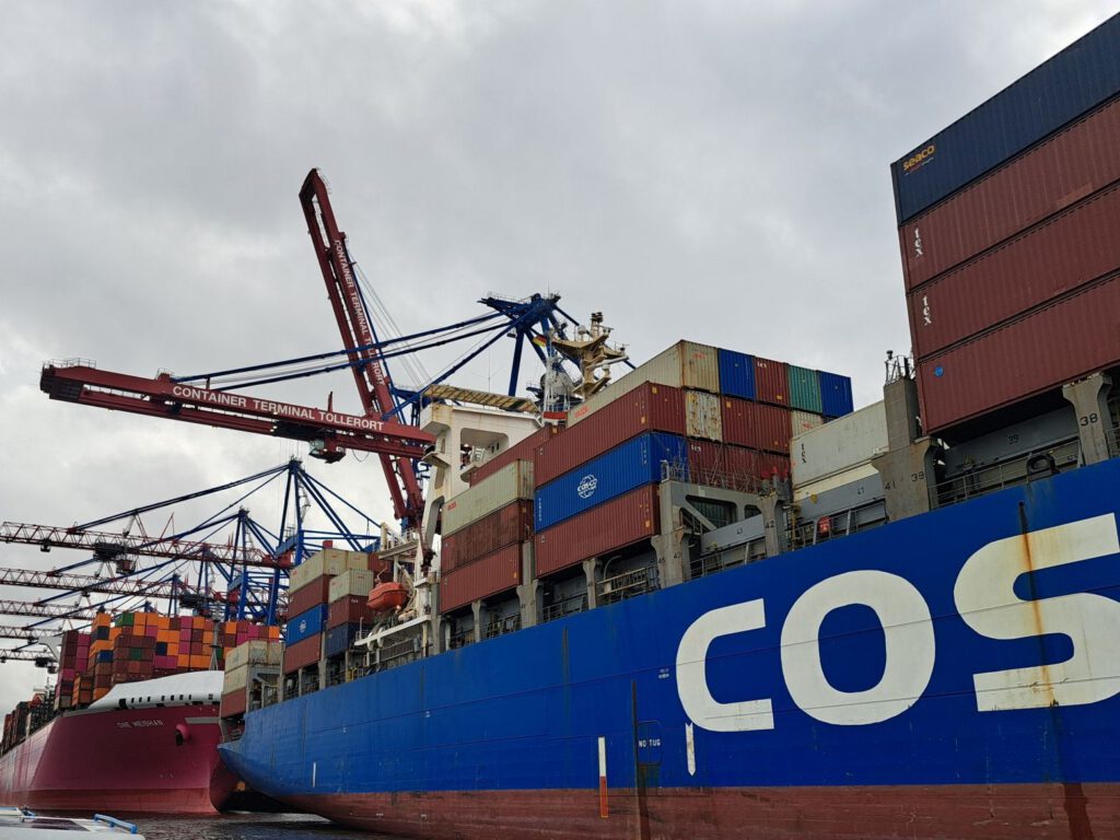 Containerschiffe im Hamburger Hafen