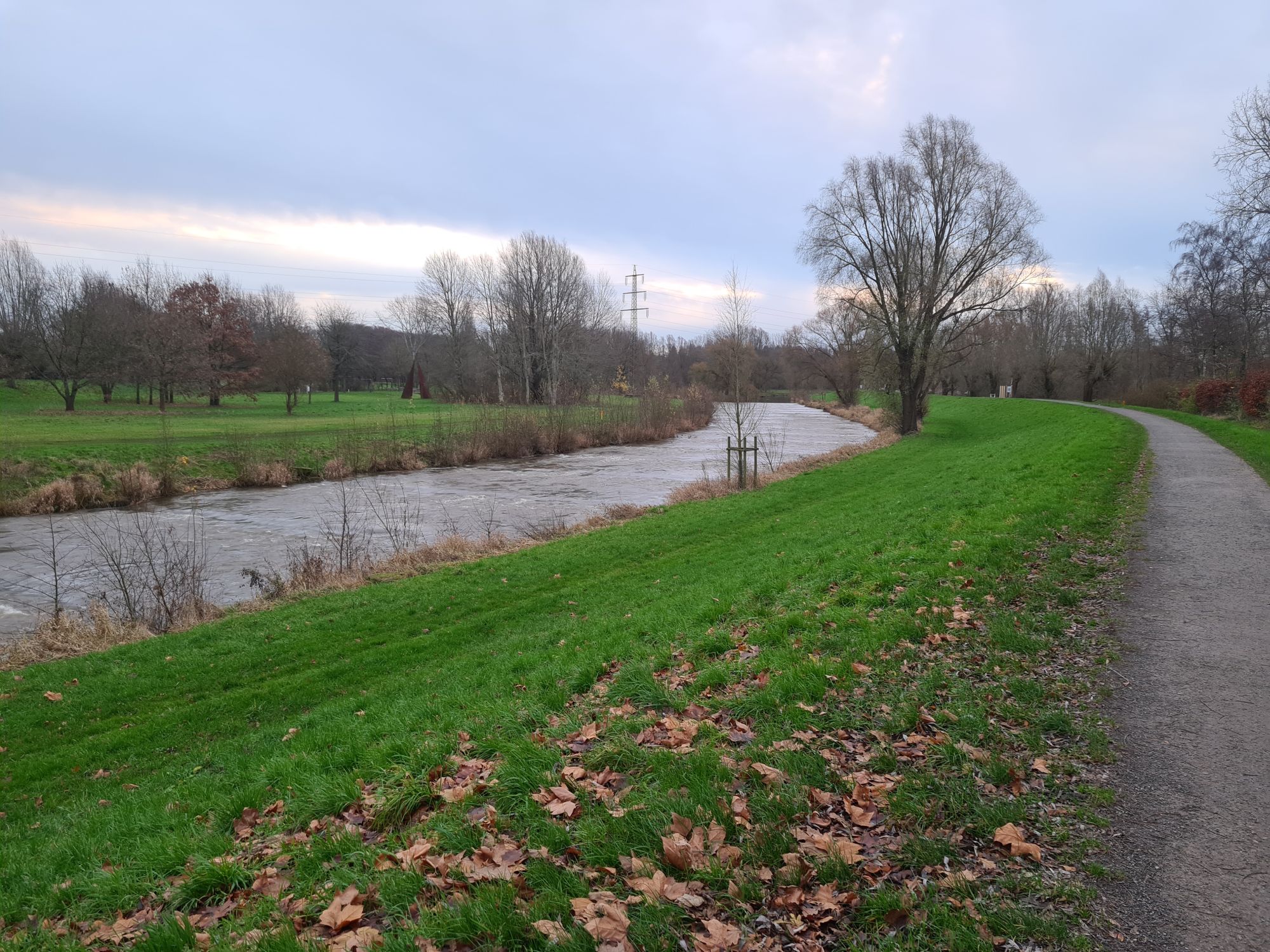 Hinter Stellplatz Schüttdorf Fluss
