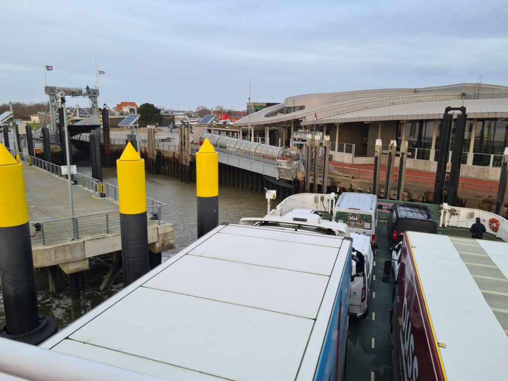 Mit dem einfahren der Fähre beginnt Ausflug nach Norderney