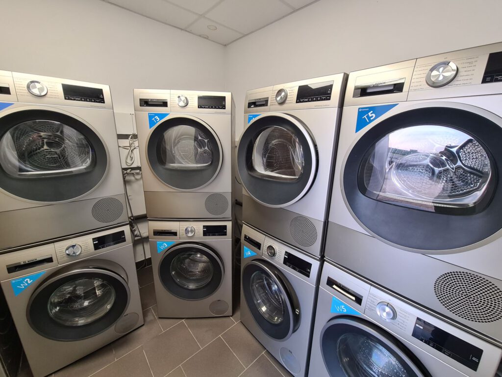 Waschmaschinen und Trocknerraum auf dem Stellplatz Harlesiel