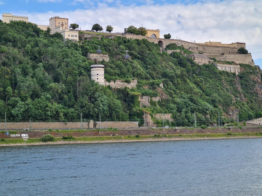 Festung Ehrenbreitstein von unten