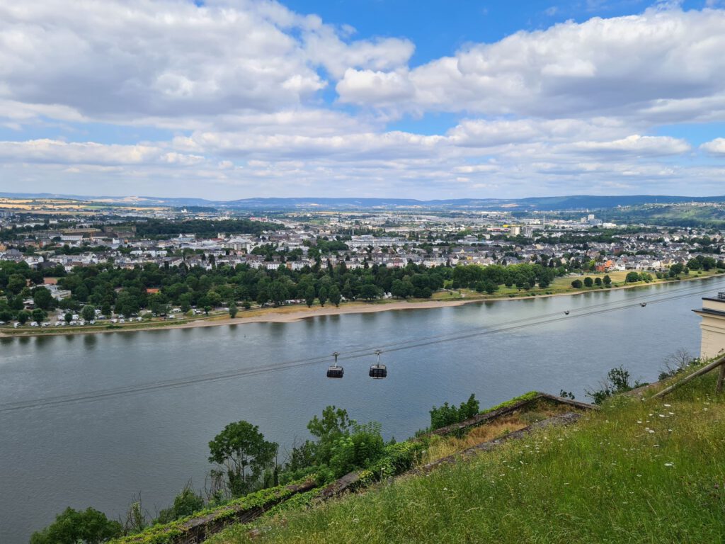 Von Festung Ehrenbreitstein Blick auf Rhein und Koblenz