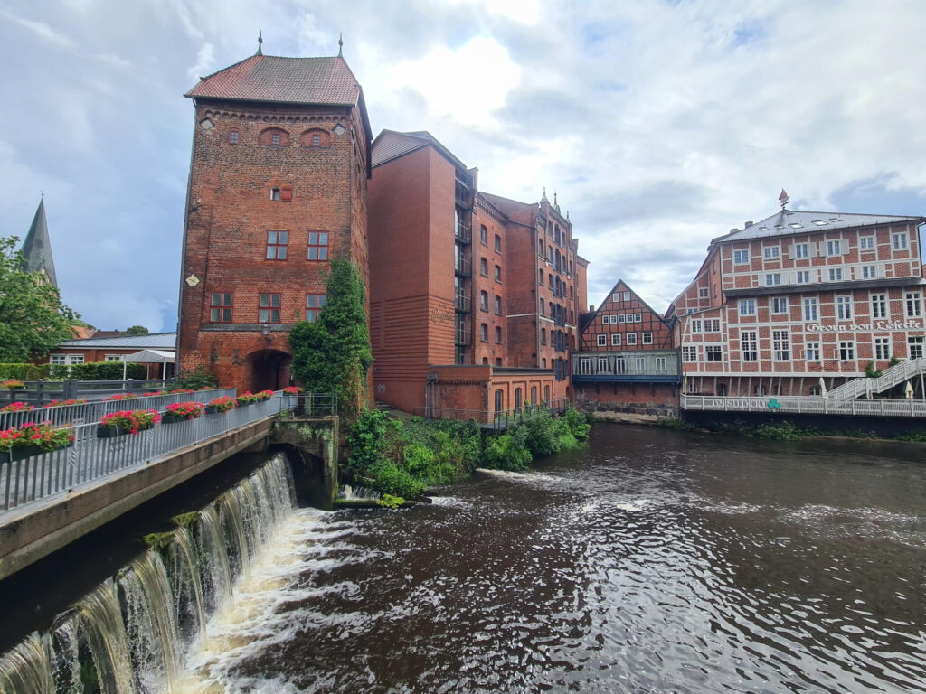 Lüneburg Altstadt mit Wasserfall
