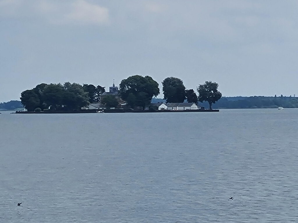 Wilhelmstein eine künstliche Insel im Steinhuder Meer