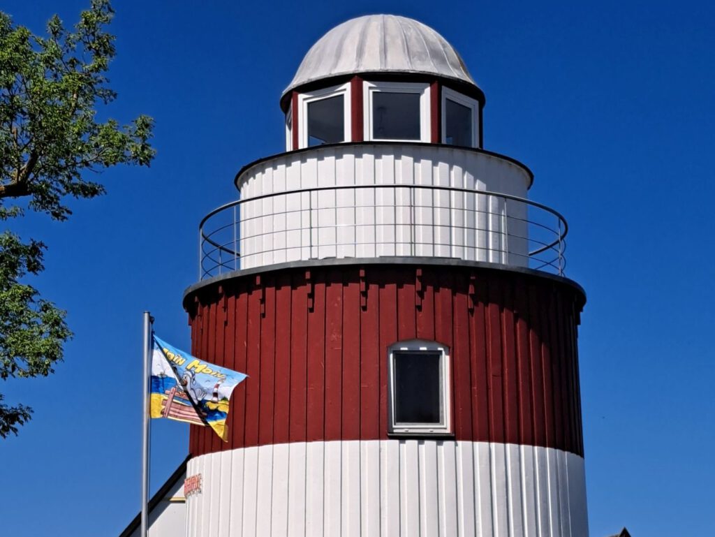 Leutturmnachbau im Dorf