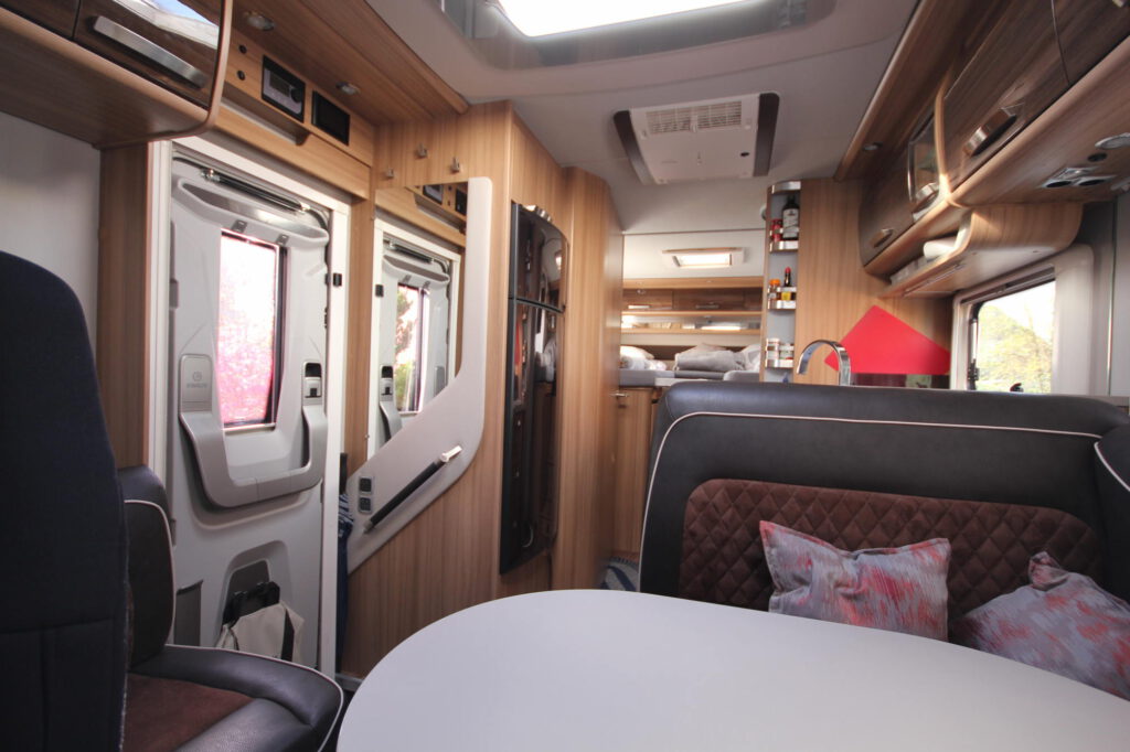 Wohnmobil Blick nach hinten